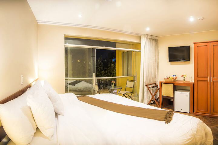 Room 16 of 38