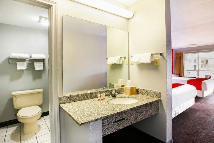 Quadruple Double Bed (3 of 9)