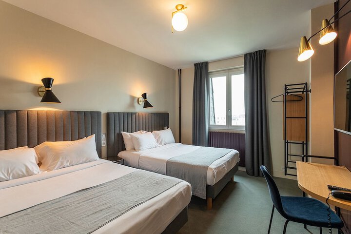 Room 4 of 44