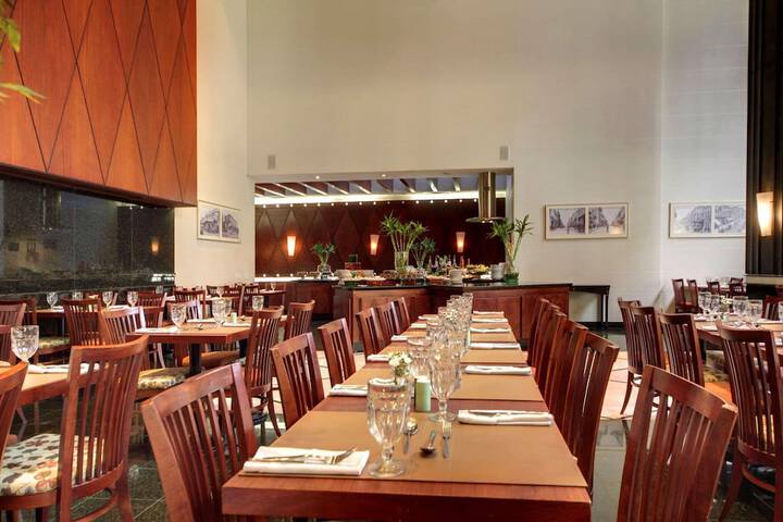 Dining 53 of 72