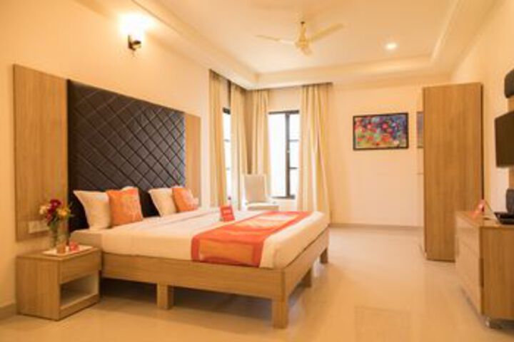 Room 12 of 24