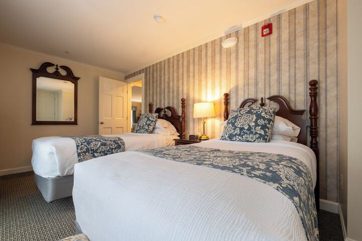 Room 32 of 176