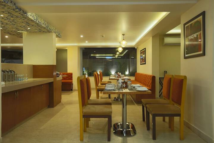 Dining 36 of 36