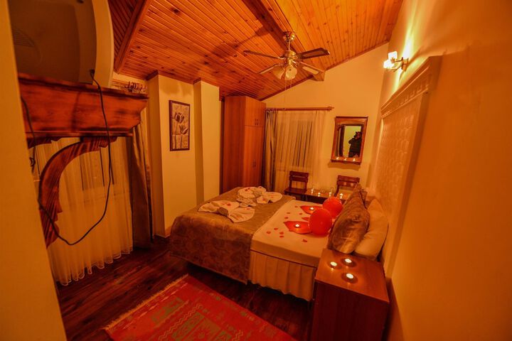 Room 15 of 90