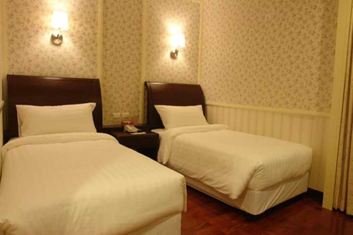Room 17 of 47