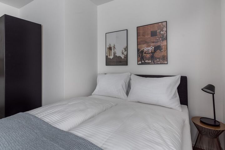 Room 2 of 68