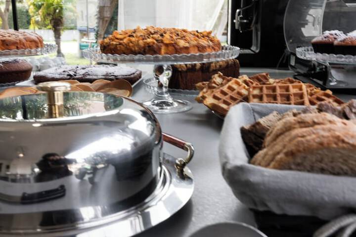 Breakfast/Coffee Service 93 of 112