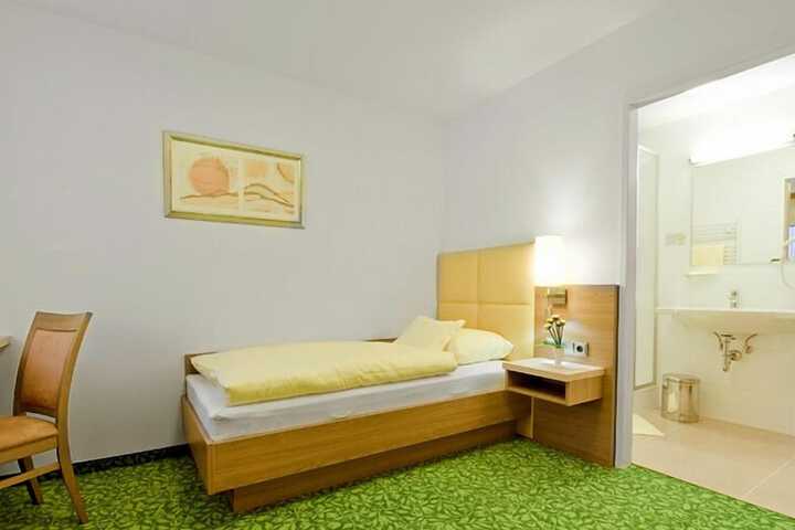 Room 13 of 54