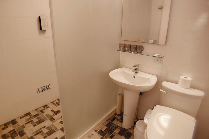 Room 42 of 51