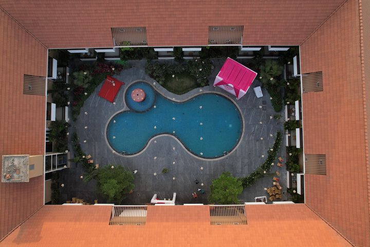 Pool 13 of 38