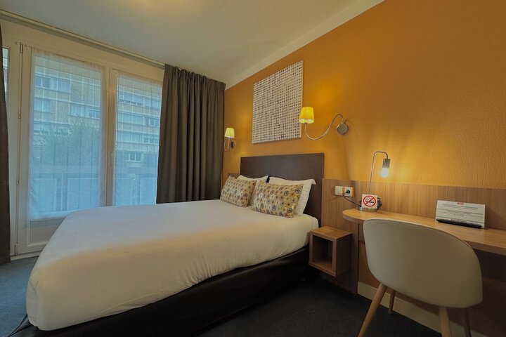 Room 17 of 43
