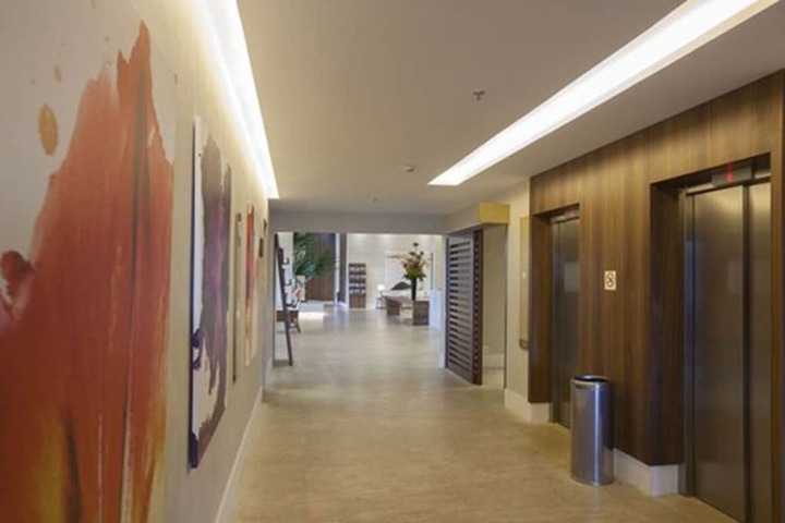 Ballroom/Hall 75 of 90