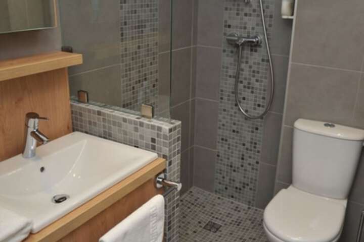 Room 15 of 30