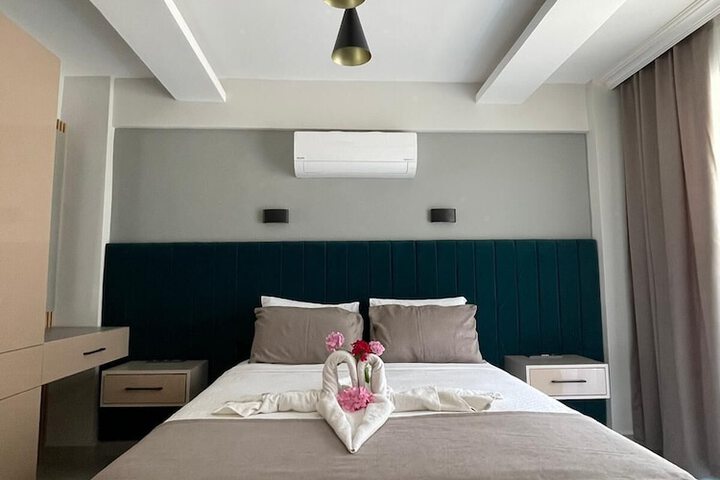 Room 6 of 19