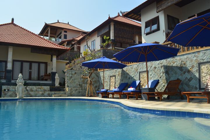 Pool 50 of 66
