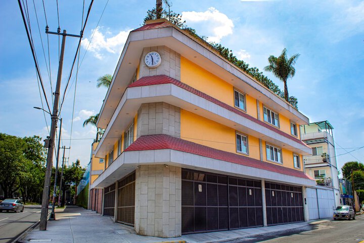 Image of La Casa del Reloj - Zona de Hospitales