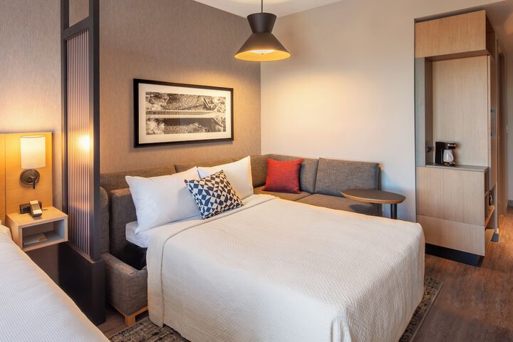 Room 8 of 35