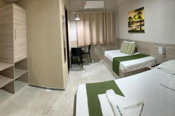 Room 4 of 33