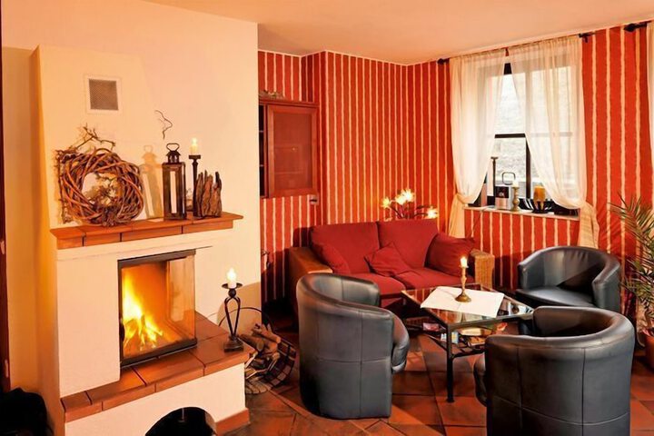 Lounge 50 of 59