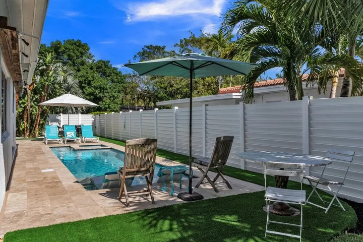 Photo of Sandcastles & Sunshine at Towering Palms of Wilton Manors 3 Bedroom Residence by RedAwning