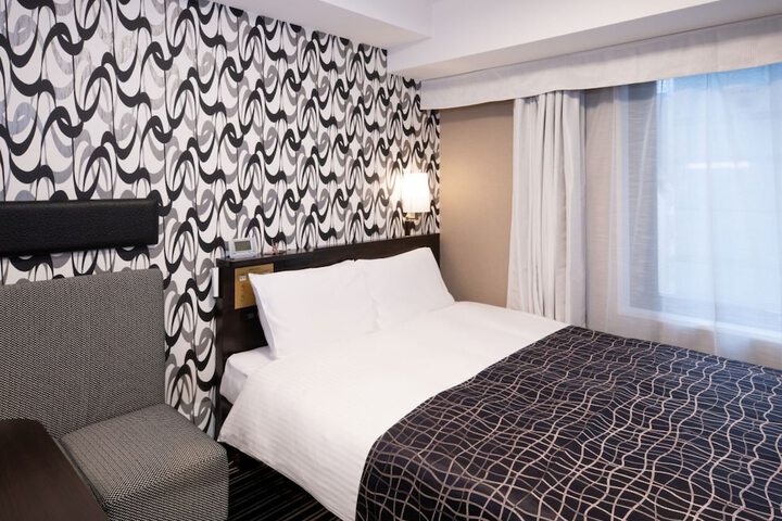Room 10 of 52