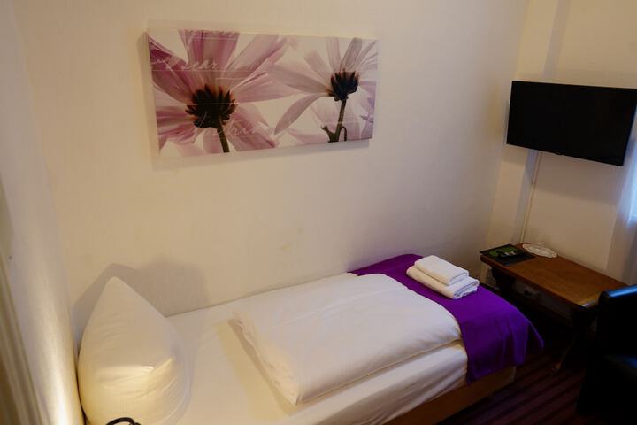 Room 36 of 71