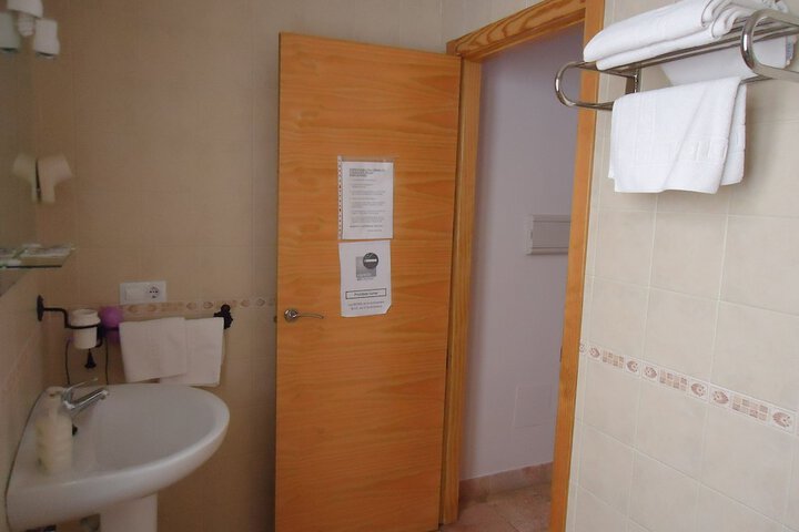 Room 18 of 36