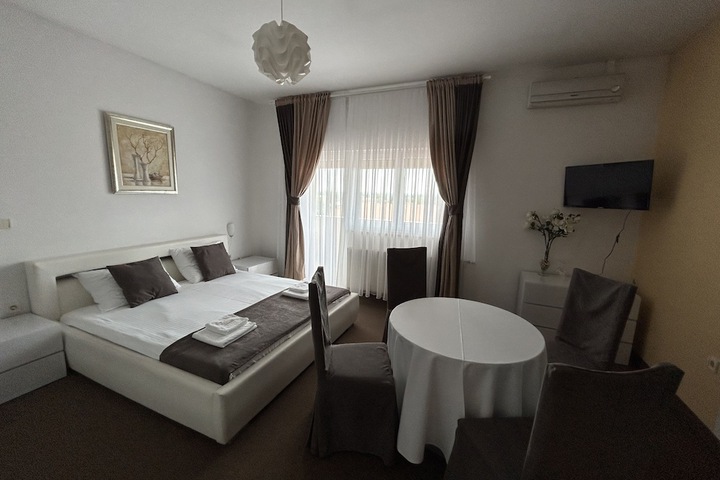 Room 10 of 58