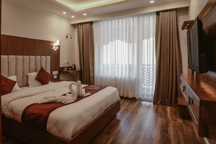 Room 4 of 19