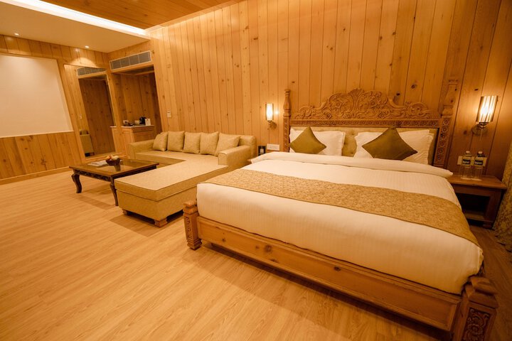 Room 5 of 40