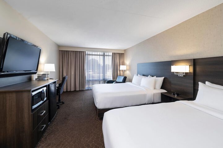 Room 4 of 32