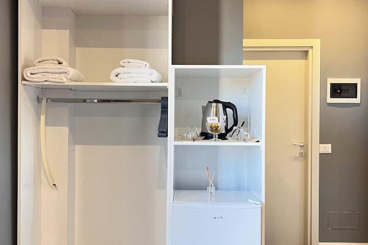 Room 51 of 146