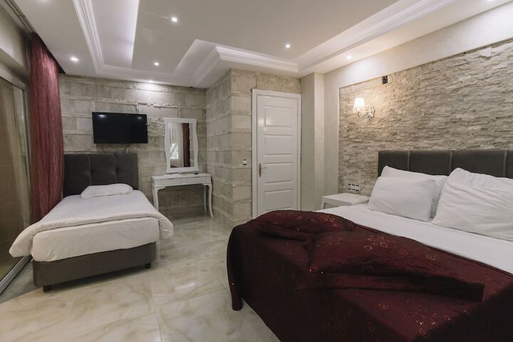 Room 13 of 73