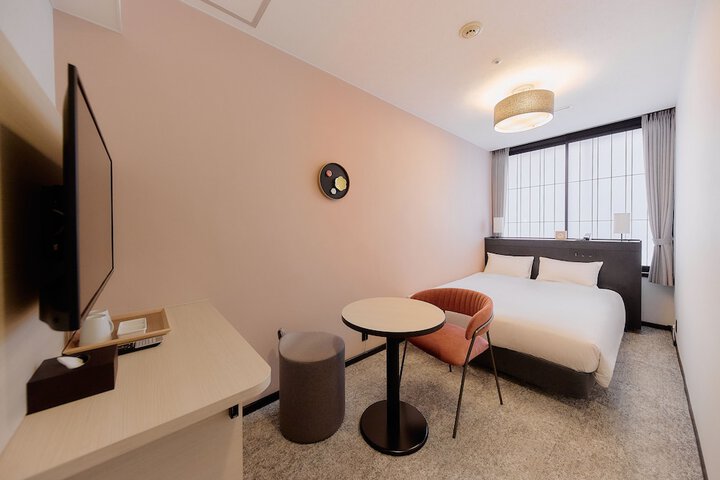 Room 13 of 72