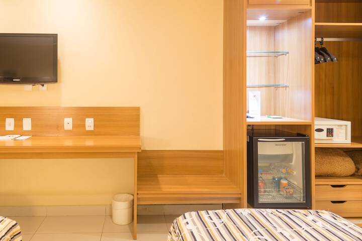 Room 45 of 198