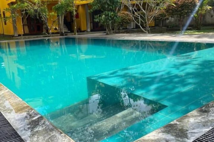 Pool 5 of 10