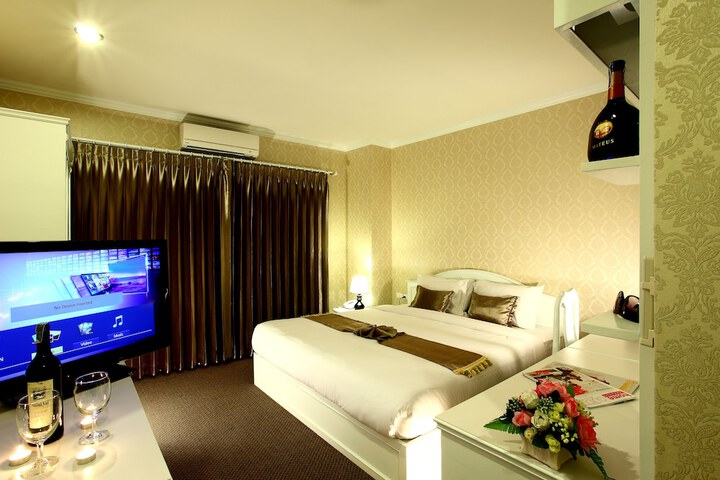 Room 10 of 40