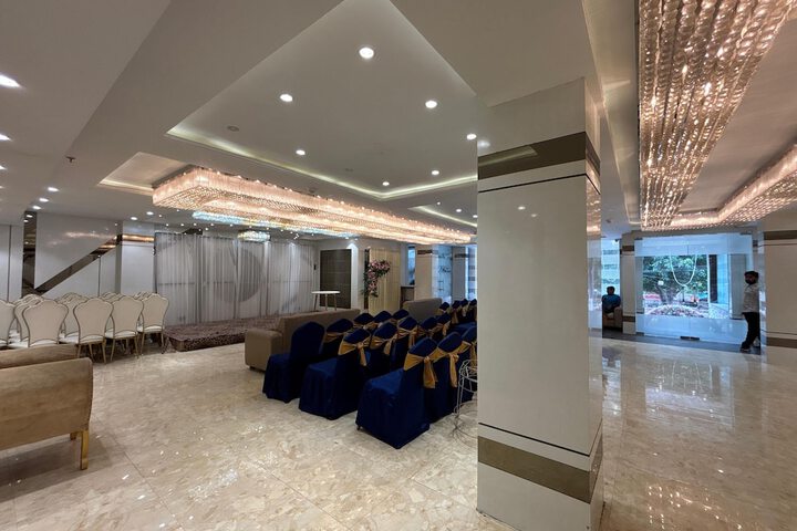 Ballroom/Hall 16 of 25