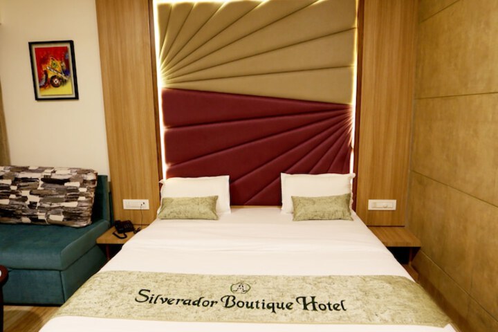 Room 8 of 28