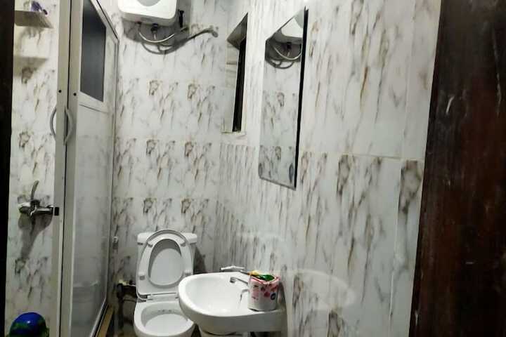Room 13 of 48