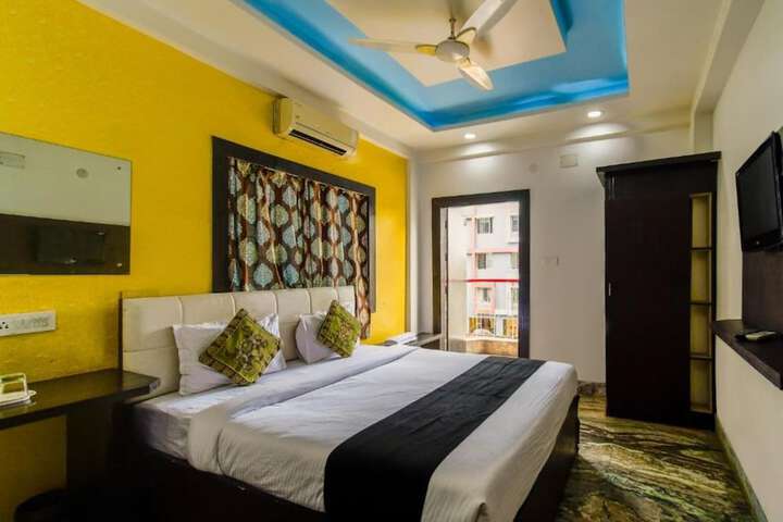 Goroomgo Puja Residency Kolkata