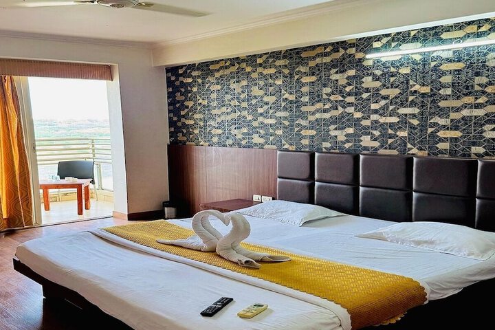 Room 10 of 27
