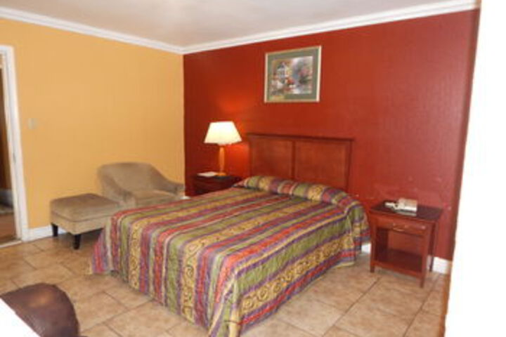 Room 13 of 20