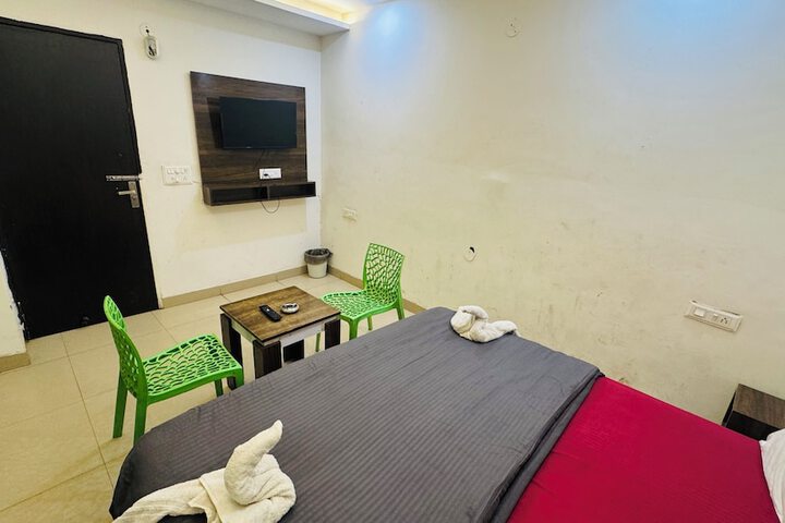 Room 16 of 39