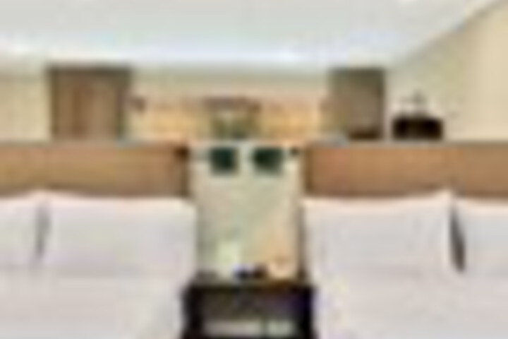 Room 74 of 549