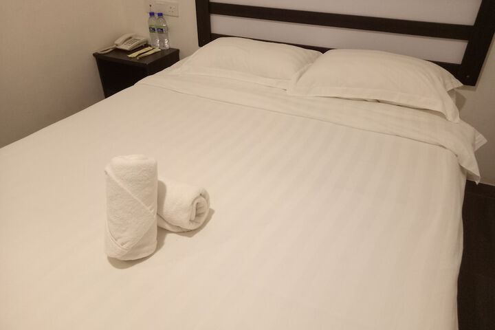 Room 5 of 75