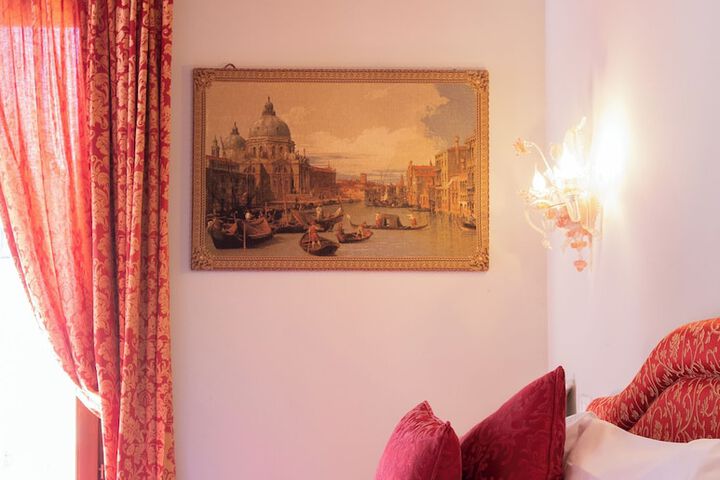 Room 3 of 46