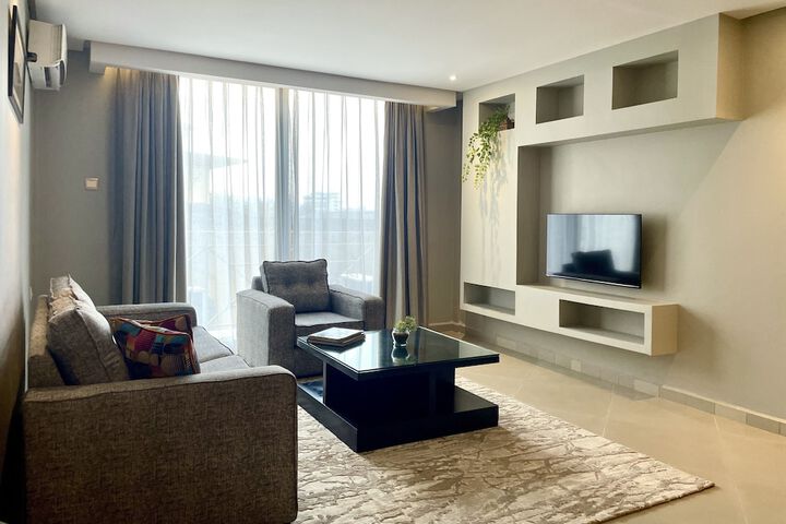 Room 17 of 38