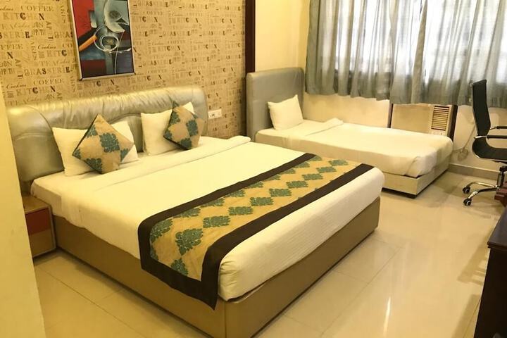 Room 16 of 46
