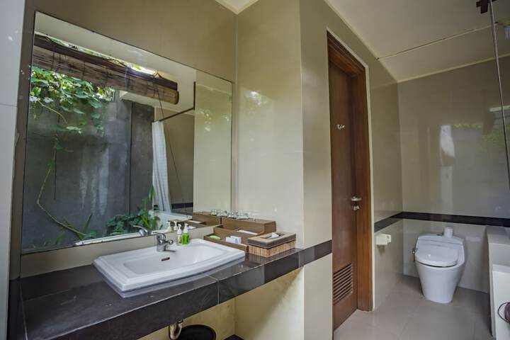 Room 32 of 55